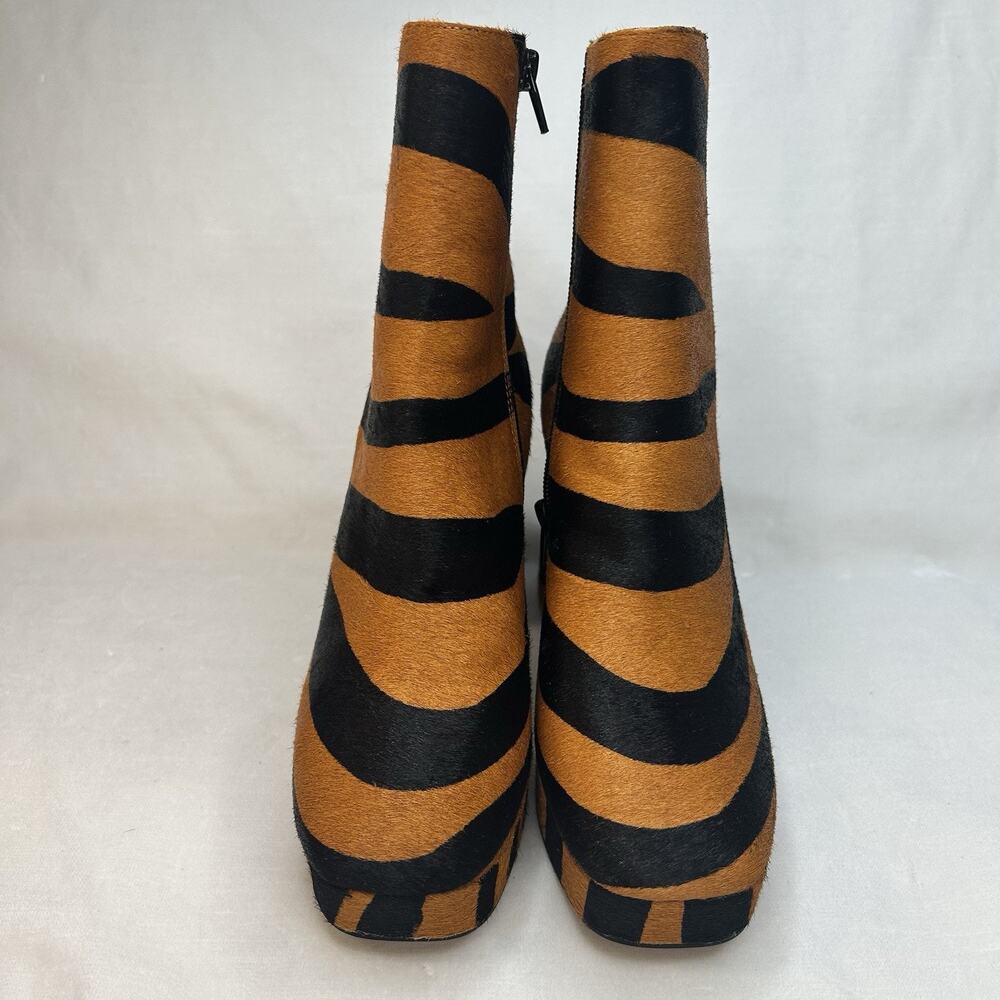 Steve Madden Amax Tiger Inside Grande Platform Cow Hair boots 7.5 M NWOB - Picture 2 of 8